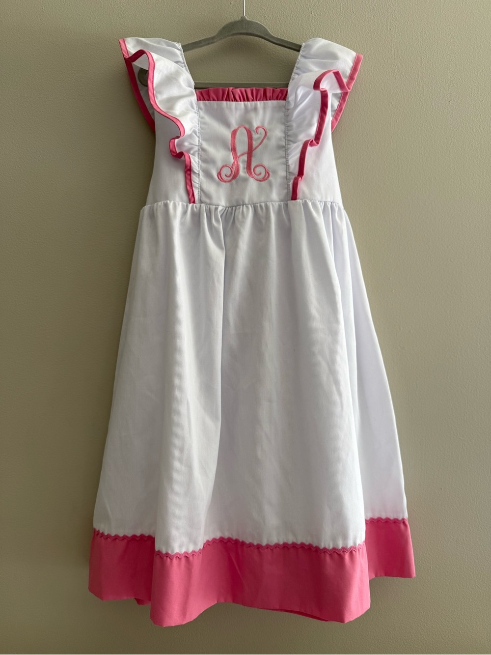 NWOT Stellybelly Girls White and Pink Ruffle-Trim Dress with “A” Monogram 💖